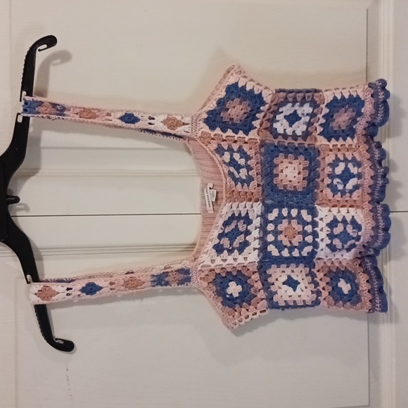 American Eagle granny square crocheted sweater tank - L - Picture 2 of 7